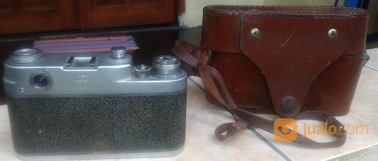 Barang Antik. Kamera Analog . Soviet FED-3 .