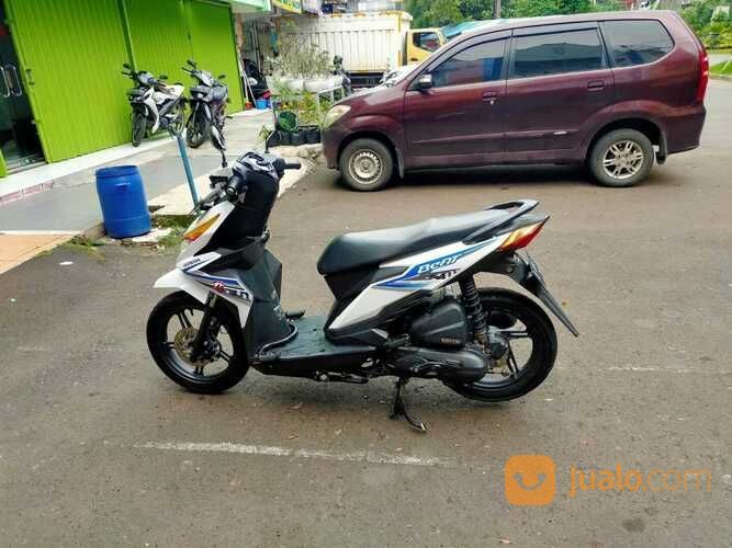 Motor Honda Beat Putih 2018