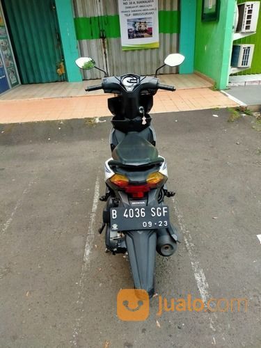 Motor Honda Beat Putih 2018