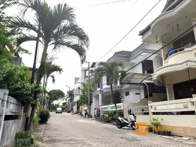 Rumah Dalam Komplek Perumahan Tatabumi Fasilitas Kolam Renang