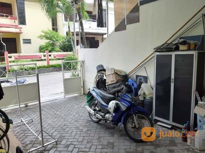 Rumah Dalam Komplek Perumahan Tatabumi Fasilitas Kolam Renang