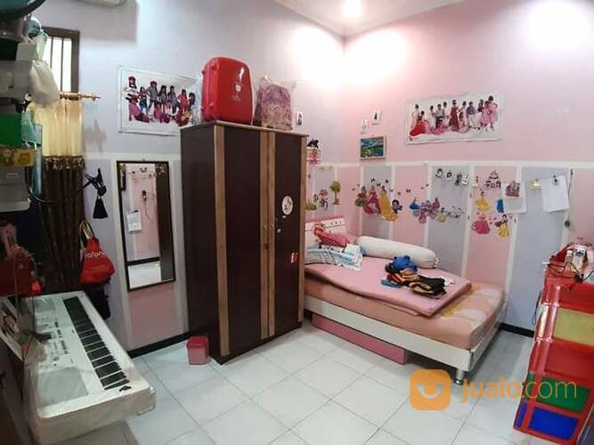 Rumah Dalam Komplek Perumahan Tatabumi Fasilitas Kolam Renang