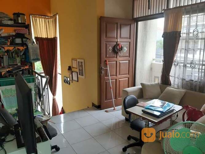 Rumah Dalam Komplek Perumahan Tatabumi Fasilitas Kolam Renang