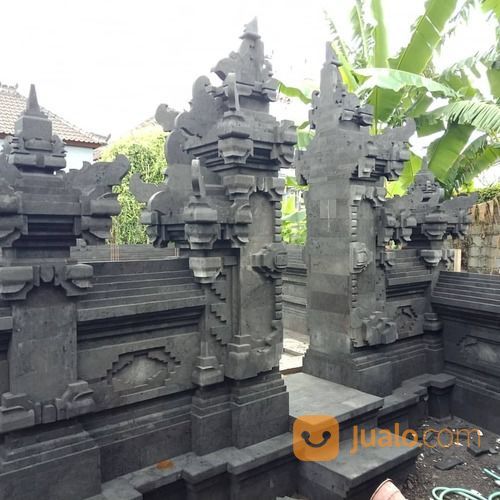 TUKANG PELINGGIH BATU SELEM TABANAN BALI