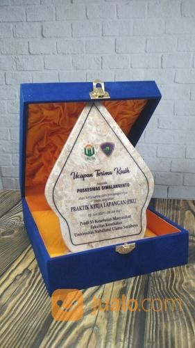 Vandel Marmer Penghargaan Dan Kenang - Kenangan