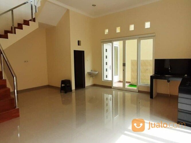 Rumah Mewah 4 KT Di Perumahan Pondok Blimbing Indah, Araya, Malang