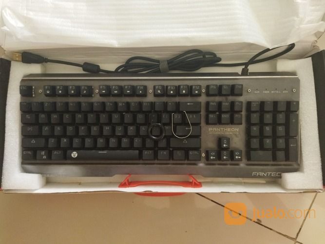 Fantech Mechanical Keyboard MK881 Cherry MX Blue