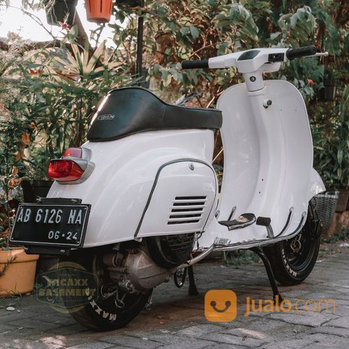 Vespa PTS 100 Plat AB
