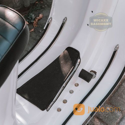 Vespa PTS 100 Plat AB