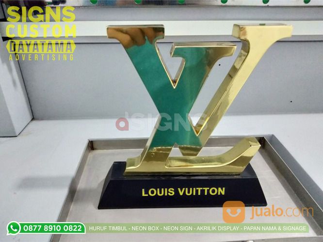 Plakat Logo LV Bahan Kuningan