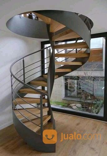 Tangga Besi Putar