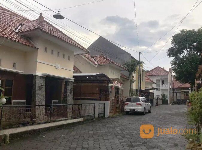 Rumah Dalam Perumahan Jalan Candi Gebang Utara Condongcatur