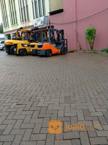 Sewa Forklift Daan Mogot 081282428686