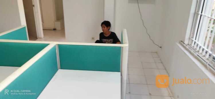 Jasa Cuci Partisi Kantor /Workstation Meja Kantor
