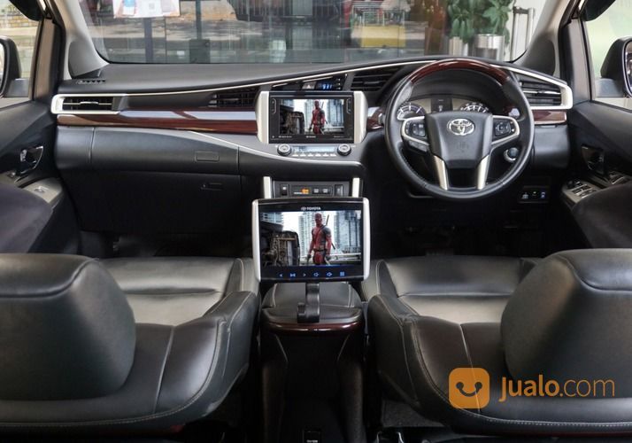 2019 Innova Venturer Diesel Matic, KM 20rb, Pajak Panjang, Istimewa