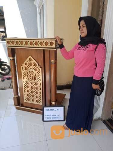 Mimbar Masjid Al Mutakabbir