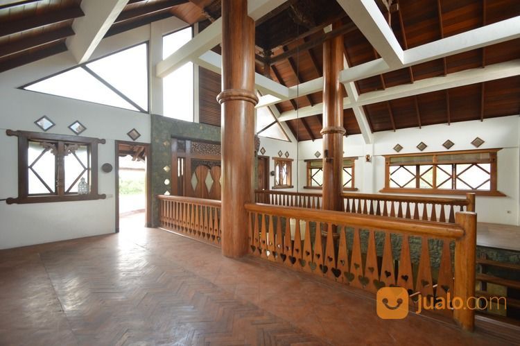 Villa 9kamar Dekat Finns Beach Pantai Berawa, Badung Bali | BCL 107