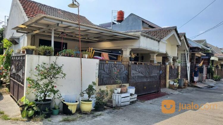 Rumah Hoek Di Pondok Pekayon Indah, Bekasi Selatan