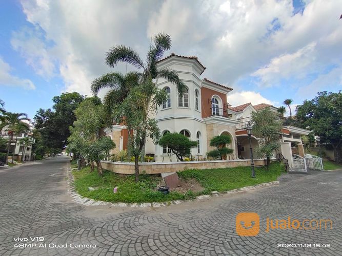 Rumah Mewah Perumahan Casa Grande Ringroad Utara