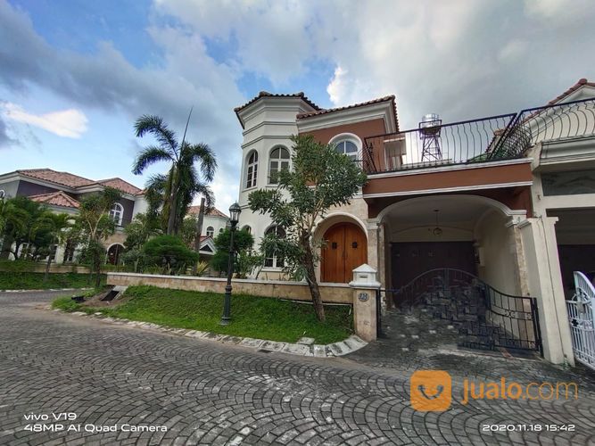 Rumah Mewah Perumahan Casa Grande Ringroad Utara