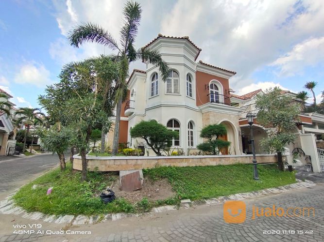 Rumah Mewah Perumahan Casa Grande Ringroad Utara