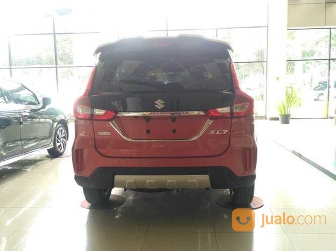 MOBIL SUZUKI XL7