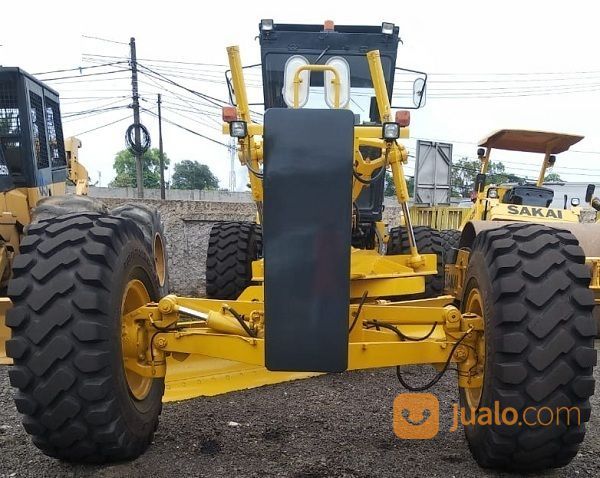 Unit Motor Grader Komatsu Model GD705A-4
