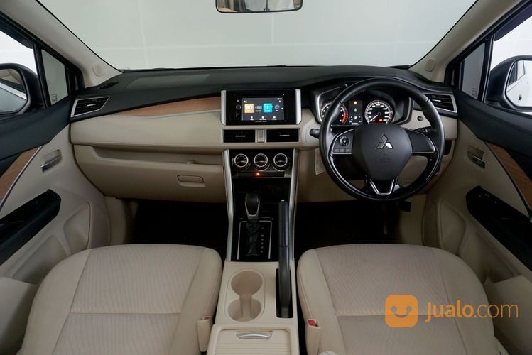 Mitsubishi Xpander Ultimate AT 2017 Abu-Abu