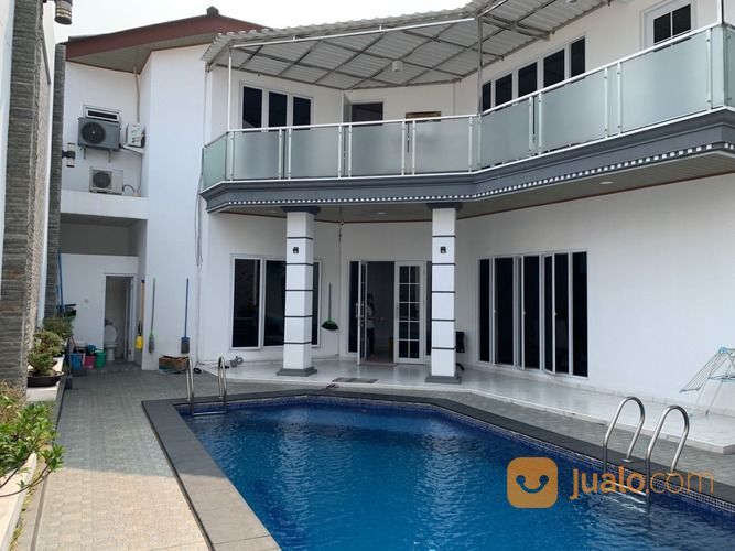 RUMAH MEWAH SANGAT LUAS Ada Kolam Renangnya Di Cilandak