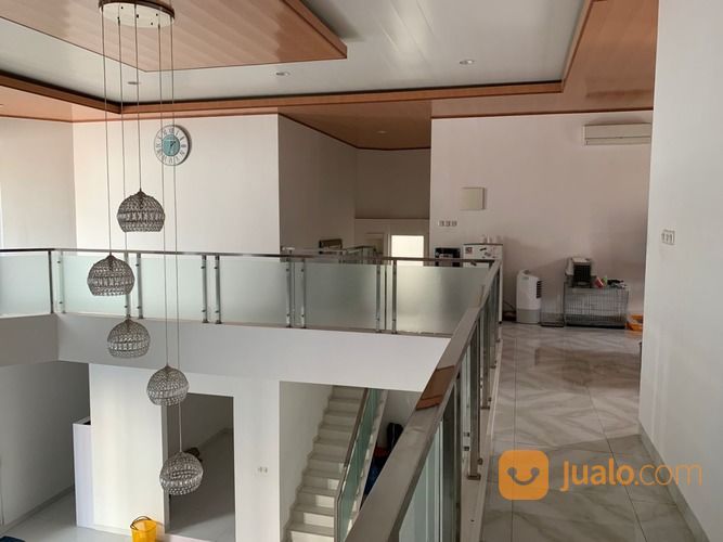 RUMAH MEWAH SANGAT LUAS Ada Kolam Renangnya Di Cilandak