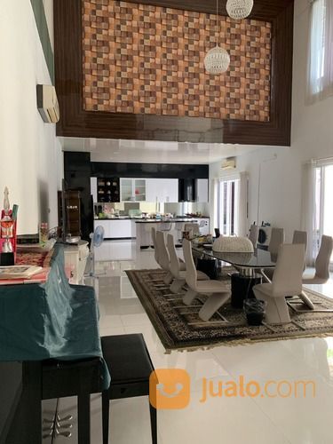 RUMAH MEWAH SANGAT LUAS Ada Kolam Renangnya Di Cilandak