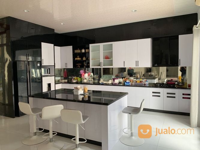 RUMAH MEWAH SANGAT LUAS Ada Kolam Renangnya Di Cilandak