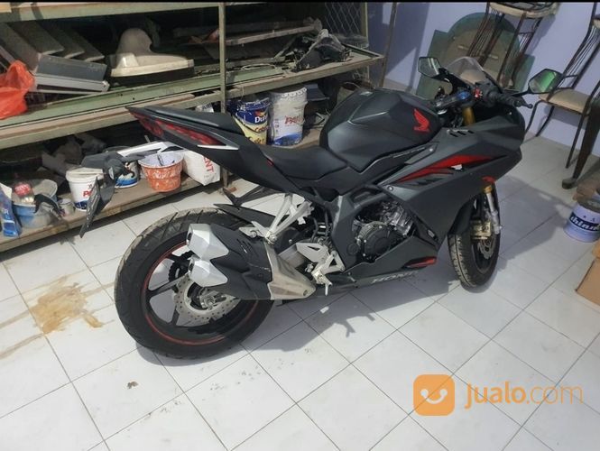 HONDA CBR 250 RR LOW KILOMETER