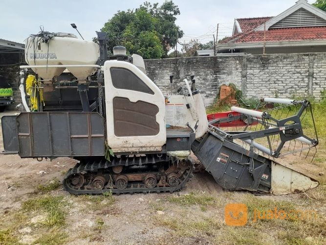 Combine Harvester KUBOTA DC-35