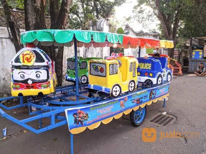 Odong Odong Kereta Panggung Tayo Fiber Rumah Balon