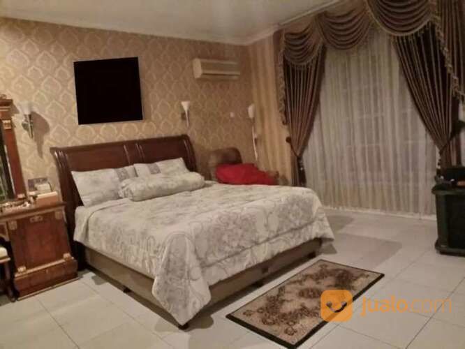 Rumah Mewah Vila Jatibening Tol Dekat Jakarta Selatan Full Furnish 4 kamar tidur