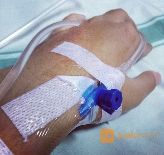 Jasa Perawat Pasang Infus Ke Rumah