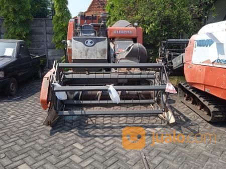 Combine Harvester Kubota DC-93