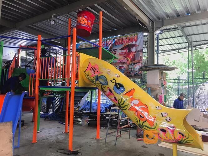 Wahana Playground Perosotan