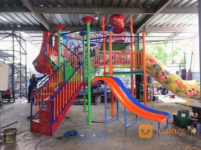 Wahana Playground Perosotan