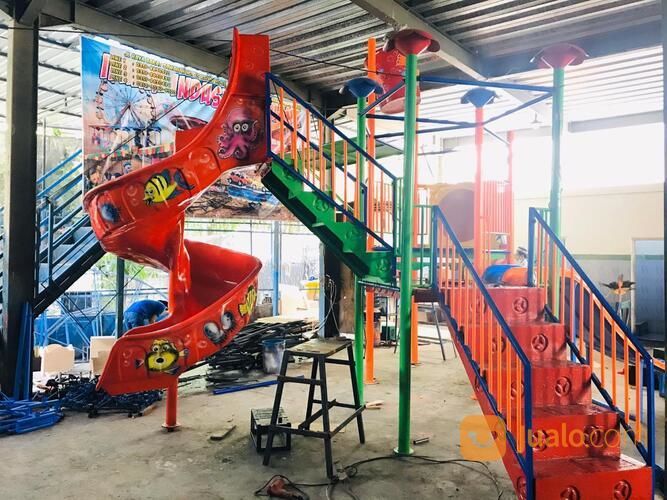 Wahana Playground Perosotan