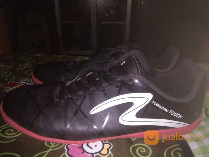 Sepatu Futsal Specs