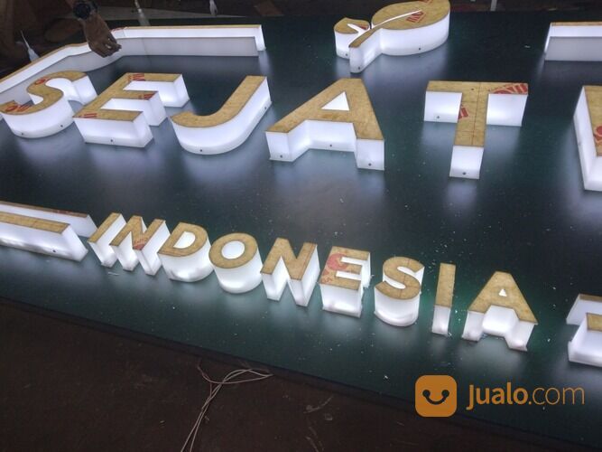 Huruf Timbul Akrilik LED Custom | Produsen Huruf Timbul Terbaik | Dayatama Advertising