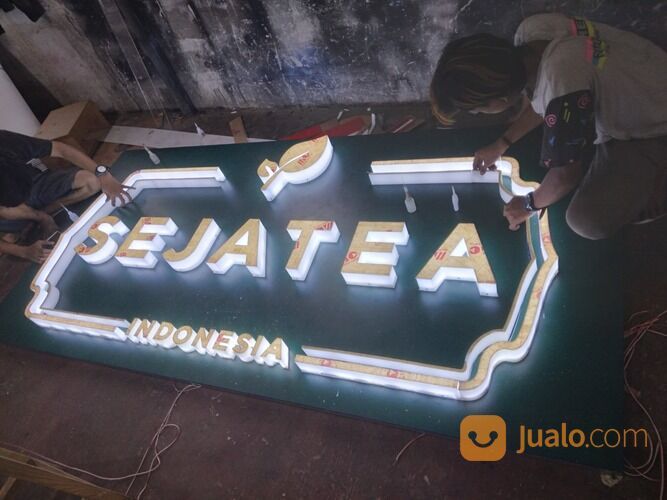 Huruf Timbul Akrilik LED Custom | Produsen Huruf Timbul Terbaik | Dayatama Advertising