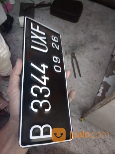 Pres Plat Nomor Motor