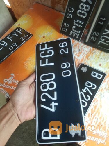 Pres Plat Nomor Motor