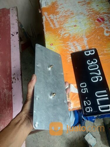 Pres Plat Nomor Motor
