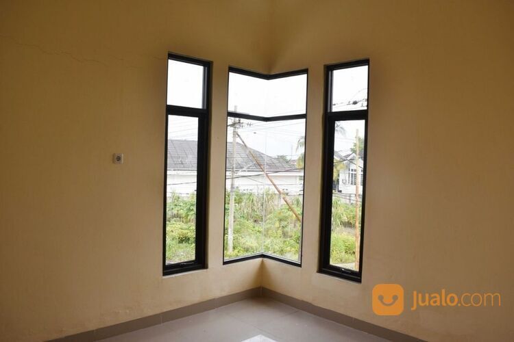 MILIKI RUMAH ASRI 2 LANTAI DI JL.KELAPA SAWIT PEKANBARU!