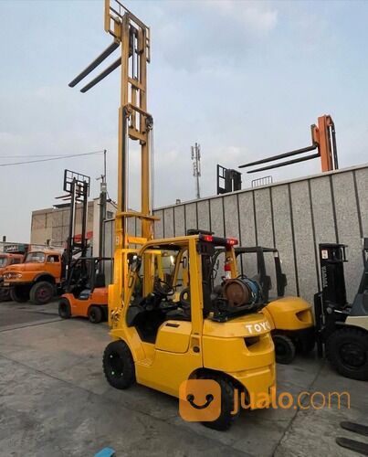 RENTAL CRANE FORKLIFT CILEGON