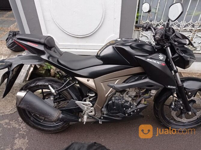MOTOR SUZUKI GSX-S 150 KM 15 RIBUAN